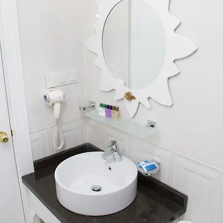 Kaleici Ozkavak Hotel 2*